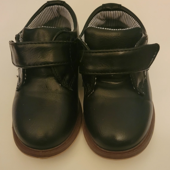 Toddler Shoes Size6 - Picture 1 of 5